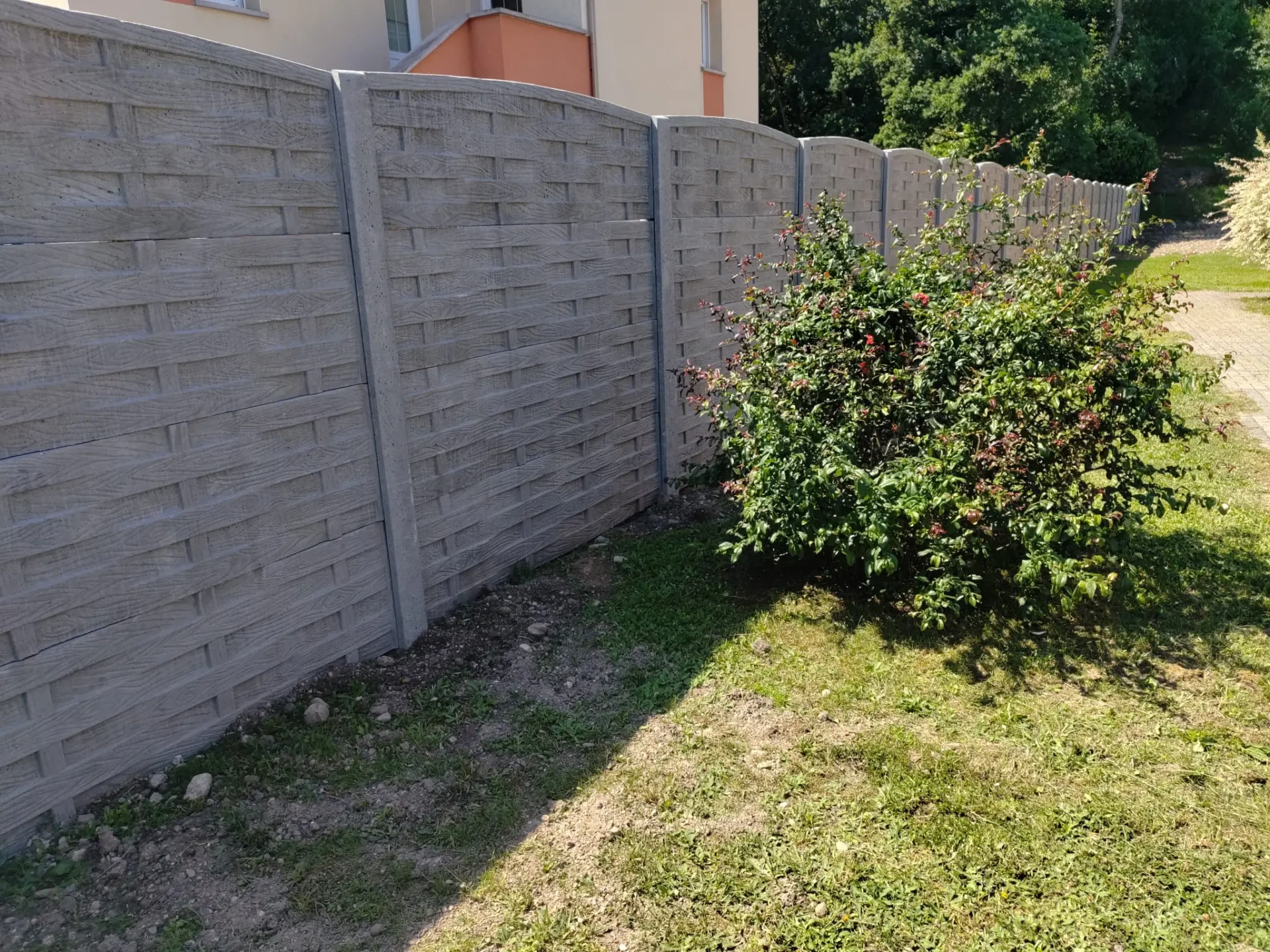 clotures-beton-vosges-lorraine-cloture-beton-angle-terrain